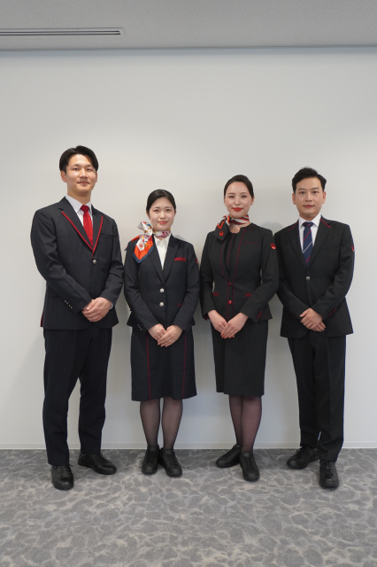 JALグループ6社の客室乗務員および国内外空港スタッフ、スニーカー着用可能に