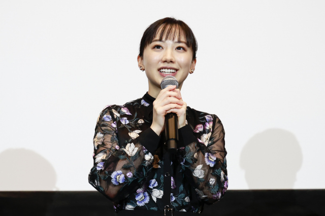 映画『果てしなきスカーレット』大阪舞台あいさつに登壇した芦田愛菜 （C）2025 スタジオ地図