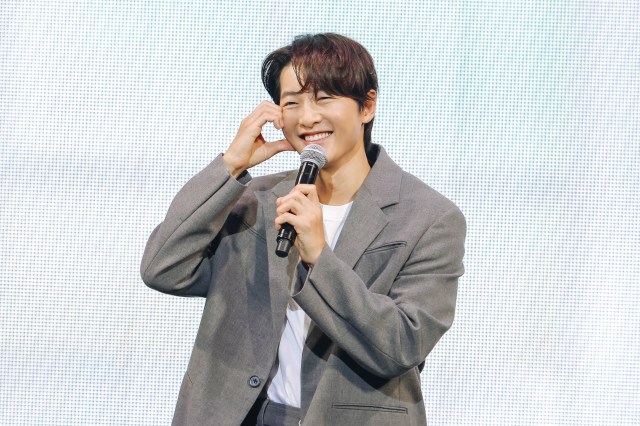 単独来日ファンミーティング『2025 SONG JOONG KI FANMEETING [Stay Happy] in JAPAN』を開催したソン・ジュンギ（大阪公演の模様）（C）FRAU INTERNATIONAL