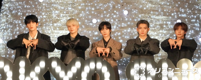 東京ドームシティ ウィンターイルミネーション『TOKYO SNOW DOME CITY』点灯式に登場したTOMORROW X TOGETHER （C）ORICON NewS inc.