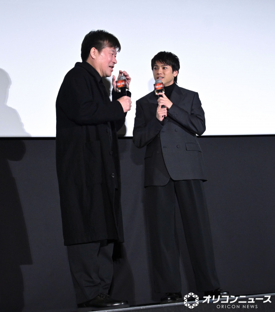 映画『爆弾』大ヒット御礼舞台あいさつに登壇した（左から）佐藤二朗、山田裕貴 （C）ORICON NewS inc.