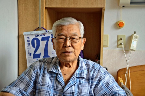 「軍とは一筋縄ではいかない組織」と語る井ノ久保武義さん