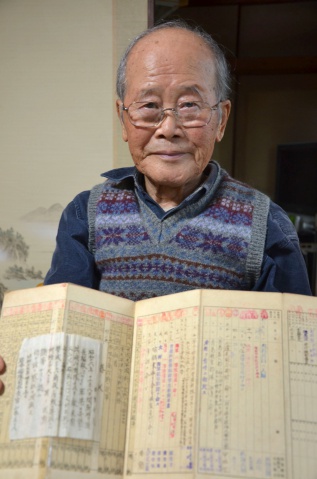 進駐軍用に洋式のトイレをつくるよう命じられたと語る木之下茂道さん