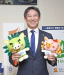 鹿児島国体・全国障害者スポーツ大会へエールを送る鈴木大地長官＝２８日、東京都のスポーツ庁