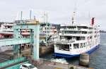 船内でうどんを販売している桜島フェリー＝鹿児島市の鹿児島港フェリーターミナル