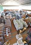 取捨選択のため一時保管された備品＝指宿市の指宿ベイヒルズＨＯＴＥＬ＆ＳＰＡ