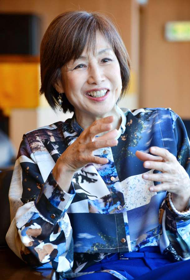 リトリート構想について語るやましたひでこさん＝指宿市の指宿市の指宿ベイヒルズＨＯＴＥＬ＆ＳＰＡ