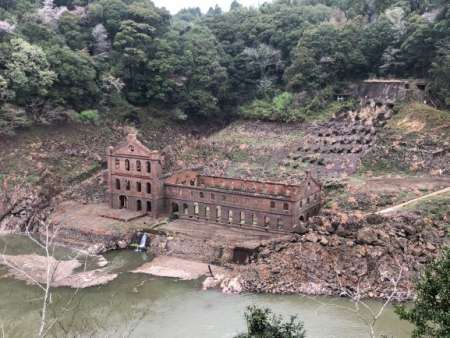 大雨で壊れる前の曽木発電所遺構＝伊佐市