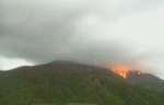 爆発する諏訪之瀬島の御岳＝６月２３日午前０時４分（鹿児島地方気象台提供）