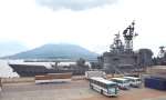入港した練習艦「はたかぜ」（手前）と「せとゆき」＝３日、鹿児島市の鹿児島港本港区北ふ頭