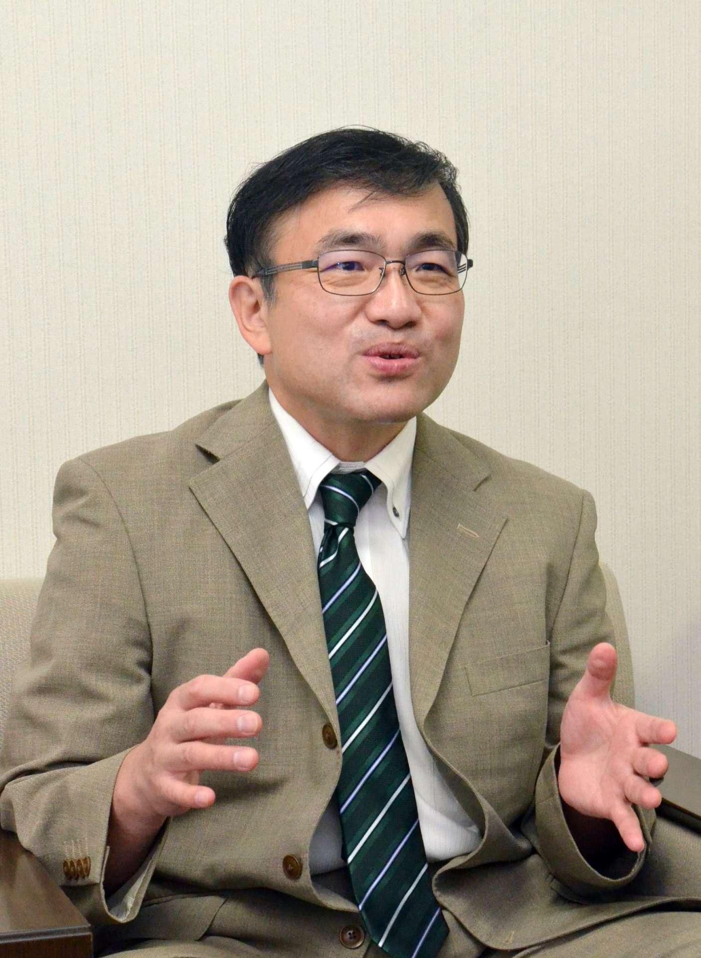 「赤ちゃんが犠牲になる事件をなくしたい」と話す慈恵病院の蓮田健院長＝鹿児島市の南日本新聞会館