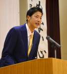 「諦めない心」と題し講演、生徒の質問に答える横田慎太郎さん＝鹿児島市西坂元町の鹿児島商業高校