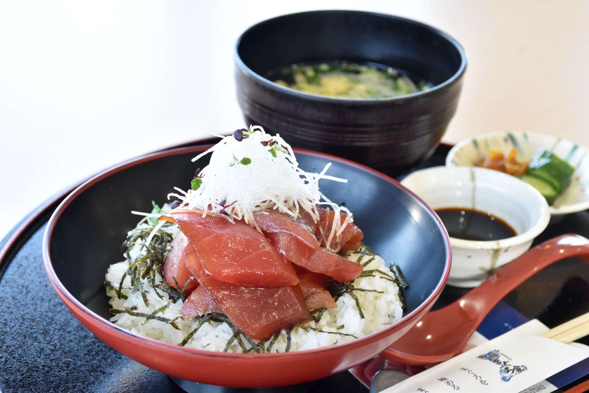 海鮮まぐろ家の漬け丼