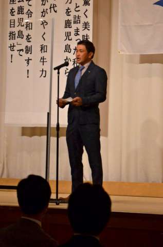 「地元開催の全共では絶対に負けられない」と決意表明する薬師成人さん