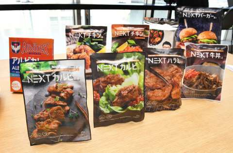 ネクストミーツが販売する代替肉製品。見た目は肉にそっくりだ