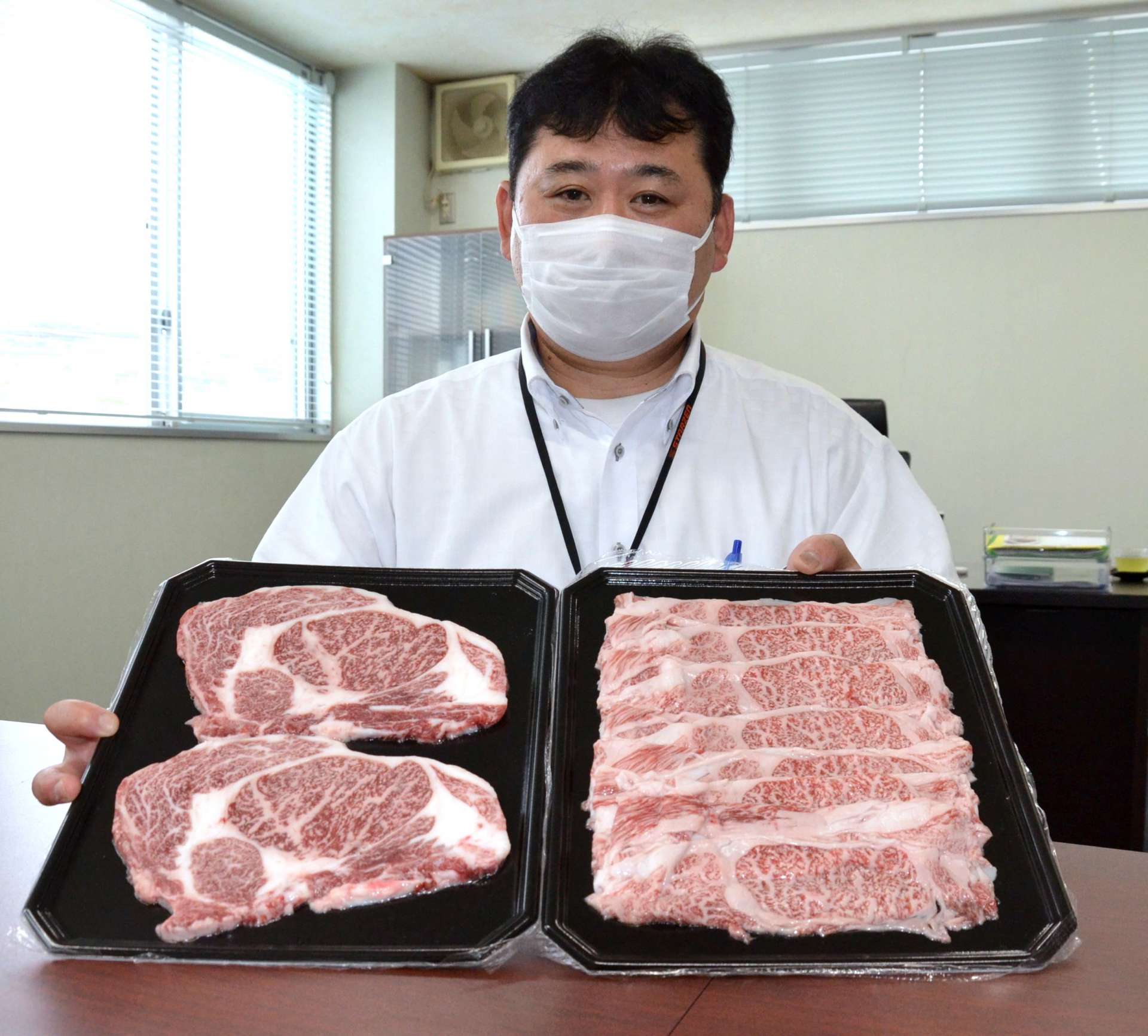 スターゼングループが輸出向けに開発したスキンパックの和牛肉＝阿久根市のスターゼンミートプロセッサー阿久根工場