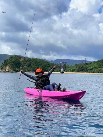 枝手久島での釣りに使ったシーカヤック。気分は最高！