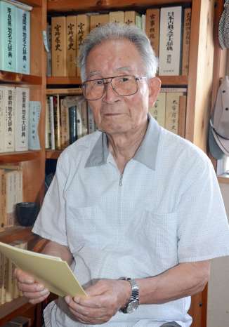 「悲惨な歴史から学ぶことが重要」と語る中村明蔵さん＝鹿児島市坂之上６丁目