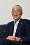 ２０１９年７月、南日本新聞のインタビューに自らの足跡を振り返る稲盛和夫氏＝京都市下京区の稲盛財団