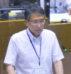 西之表市馬毛島への自衛隊基地整備計画について考えを述べる八板俊輔市長＝２日、同市役所