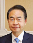 野間健氏