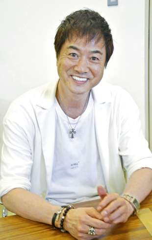 依存症の正しい知識を普及したいと話す高知東生さん