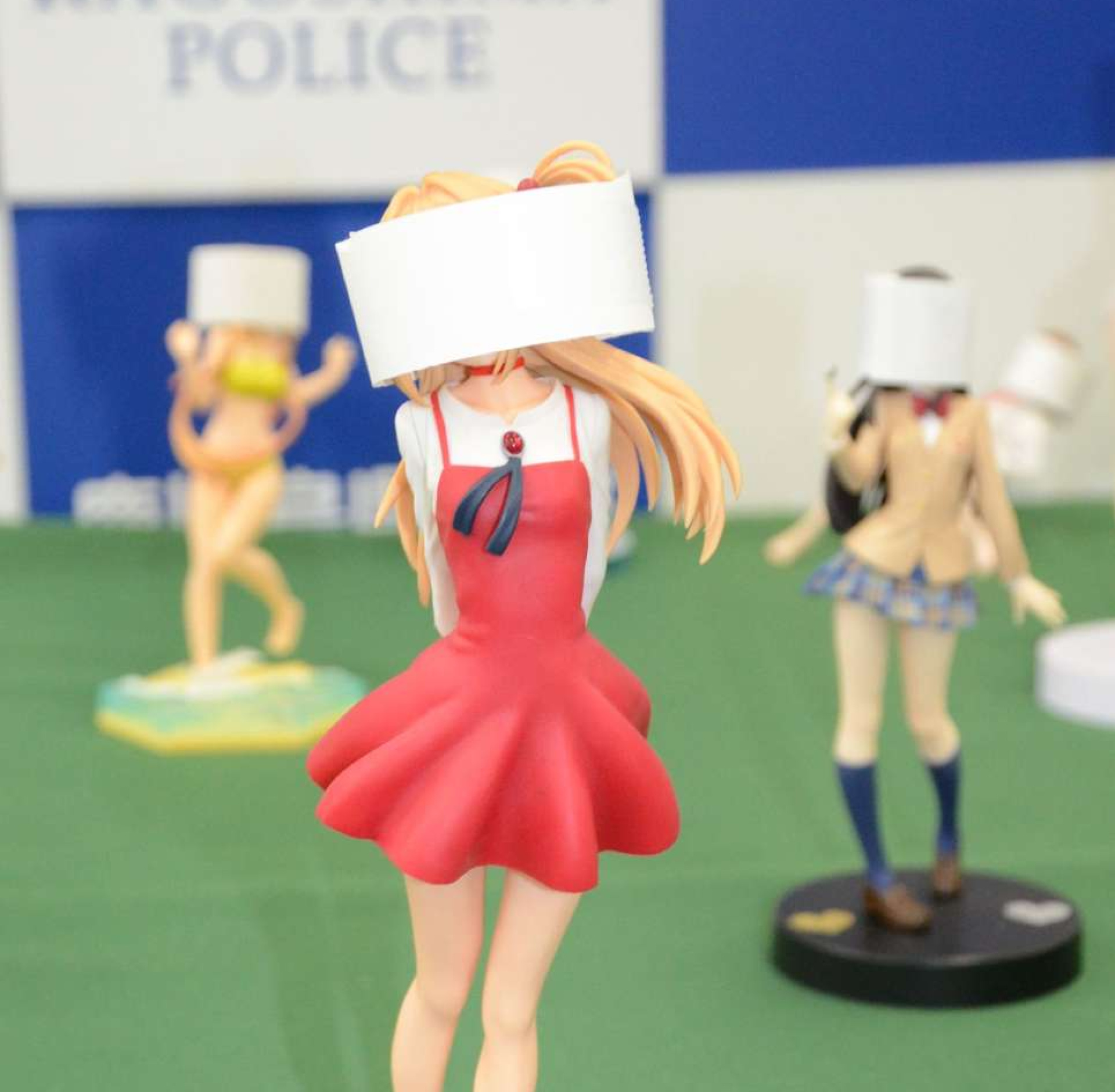鹿児島県警が公開した著作権法違反の疑いで押収された改造フィギュアの一部