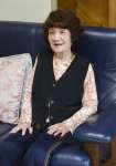 沖永良部島から本土への密航を振り返る花岡芳子さん＝２０日、鹿児島市西坂元町