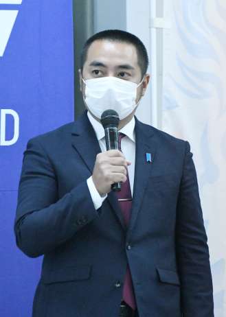 ふるさと納税の返礼品に「スパイク受けられる権利」を検討中の永山由高・日置市長
