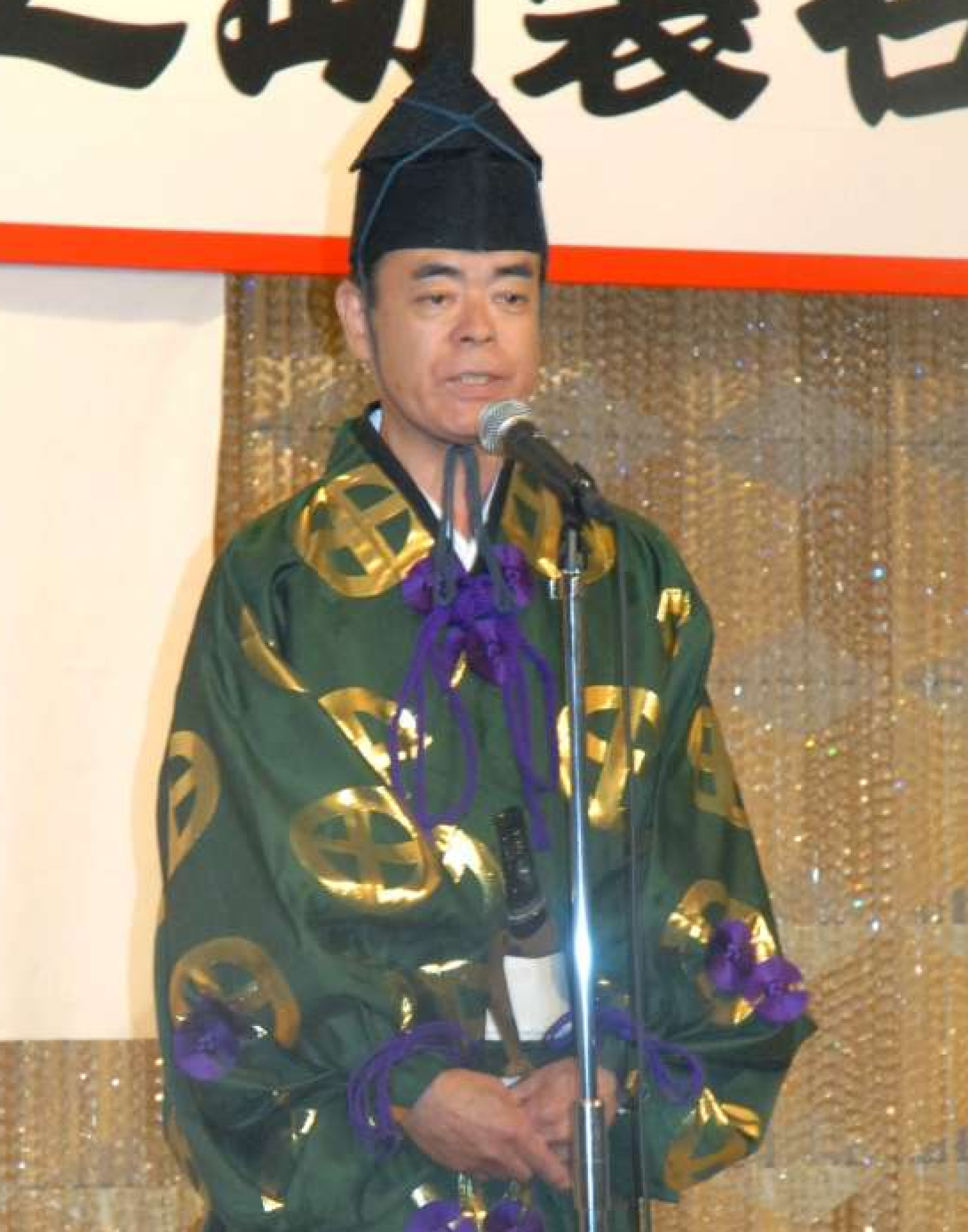 木村庄之助を襲名した山崎敏廣さん＝２０１１年１１月、鹿児島市