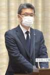 （別カット）行動履歴の変更要請などについて説明する河野俊嗣宮崎県知事＝８日、宮崎県庁