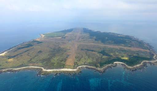 米軍空母艦載機陸上離着陸訓練（ＦＣＬＰ）移転を伴う自衛隊基地整備が始まる馬毛島＝２０２０年１１月２６日、西之表市の馬毛島上空（本社チャーター機から撮影）