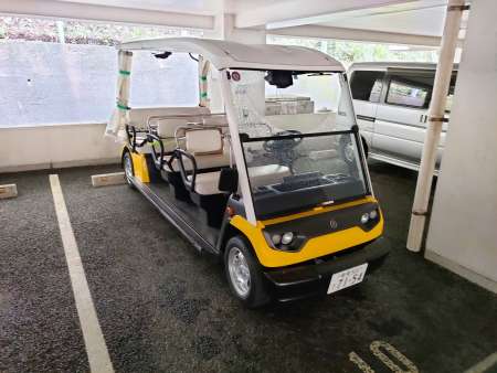 〈関連〉奄美市が実証実験で使う電動車「グリーンスローモビリティ」（同市提供）