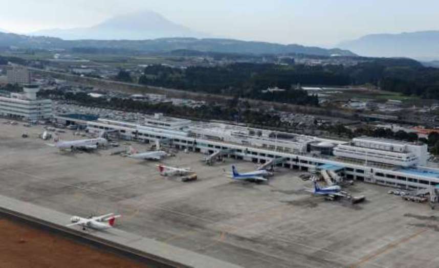 〈資料写真〉鹿児島空港