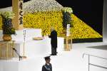 追悼の辞を述べる尾辻秀久参院議長＝１５日、東京都千代田区の日本武道館