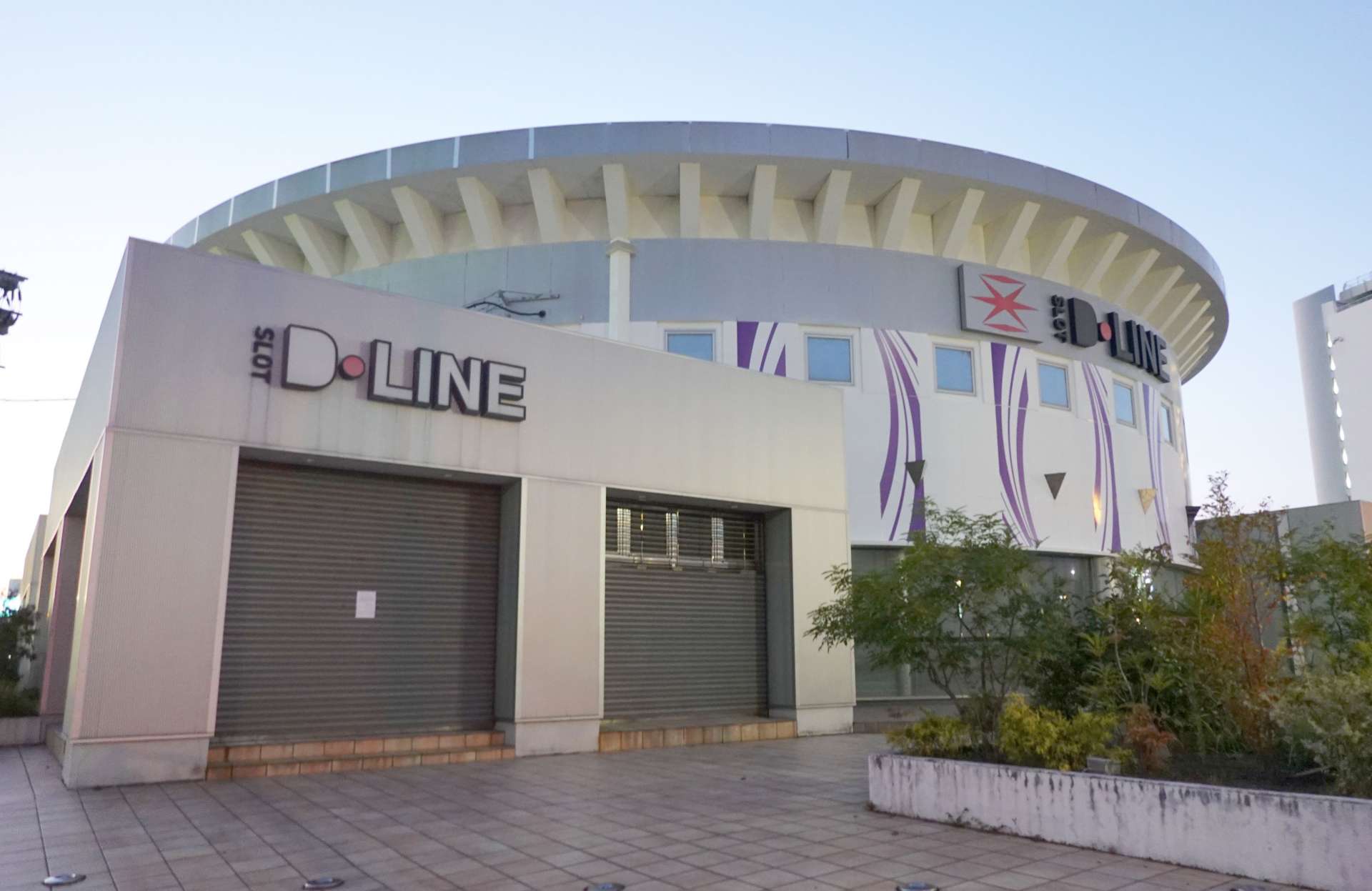 閉店したＤ－ＬＩＮＥ与次郎店＝２８日、鹿児島市与次郎１丁目