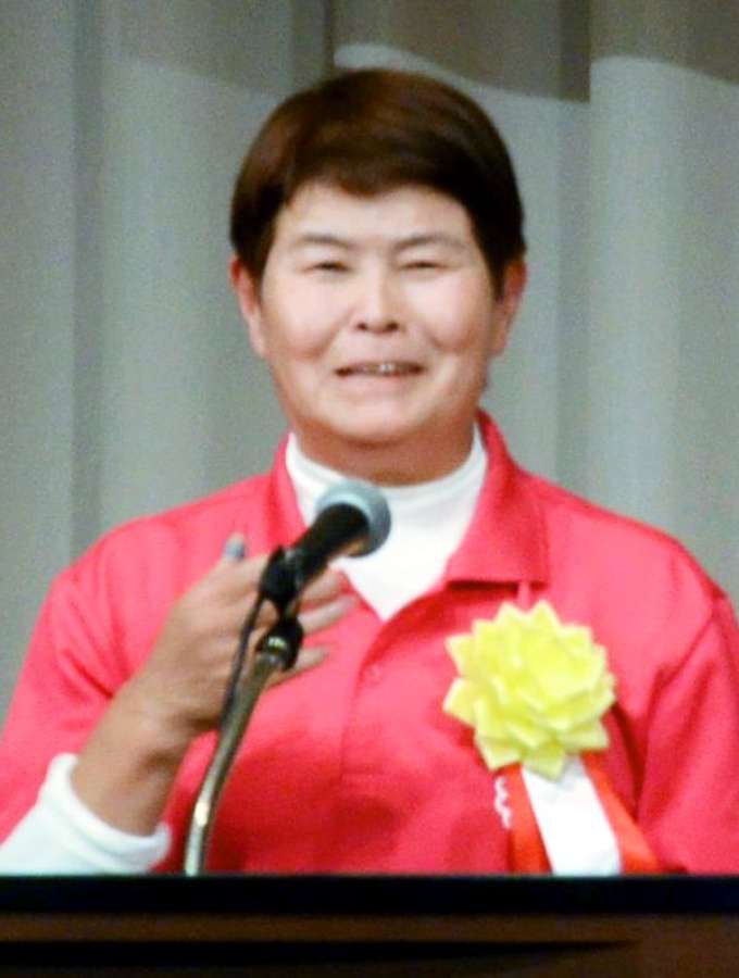 最優秀賞に輝いた長島町商工会の篠嵜峰子さん＝６日、鹿児島市の城山ホテル鹿児島