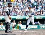 〈関連〉８回裏神村１死一、三塁、正林の右前打で三走入耒田が生還＝甲子園