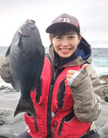 （別カット）約６時間で１０匹以上の釣果にびっくり＝３月２８日午前、日南市水島