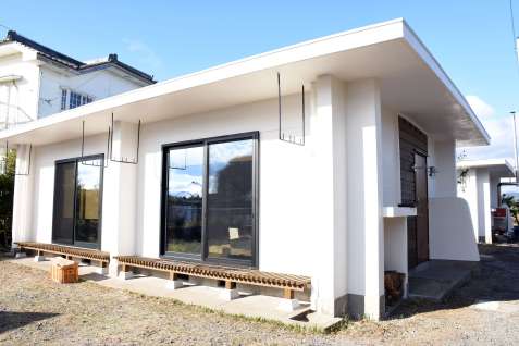 大崎町のリサイクルを体感できる体験型宿泊施設「ＧＵＲＵＲＩ」の外観＝大崎町菱田