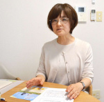 不妊治療の経験を語る保健師の外薗ゆかりさん＝鹿児島市