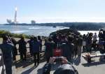 射場に最も近い恵美之江展望公園の入場は事前抽選。毎回、鹿児島県内外から多数の応募がある＝１月１２日、南種子町平山