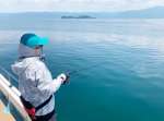 「ライトチョロ釣法」で今が旬のイサキを狙う＝４日、桜島沖