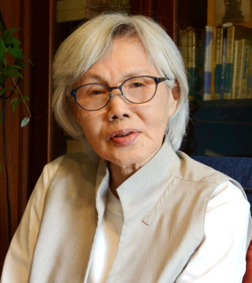 母と２人で火災の中を逃げ惑った鹿児島大空襲の経験を語る谷口あい子さん＝鹿児島市山下町
