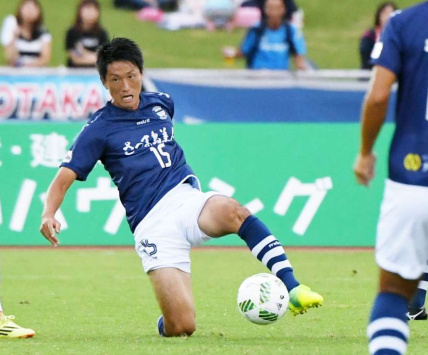 〈関連〉２０１６年９月、当時Ｊ３鹿児島ユナイテッドＦＣの一員として、球際の強さを発揮し勝利に貢献した内薗大貴さん