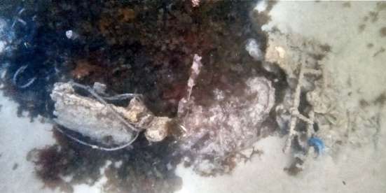 脇本海岸近くの海底で確認された紫電改の残骸（肥本英輔さんのブログから転載）