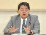 記者の質問に答える林芳正官房長官＝９日、東京・永田町の国会記者会館