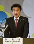 記者の質問に答える木原稔防衛相＝１３日、防衛省