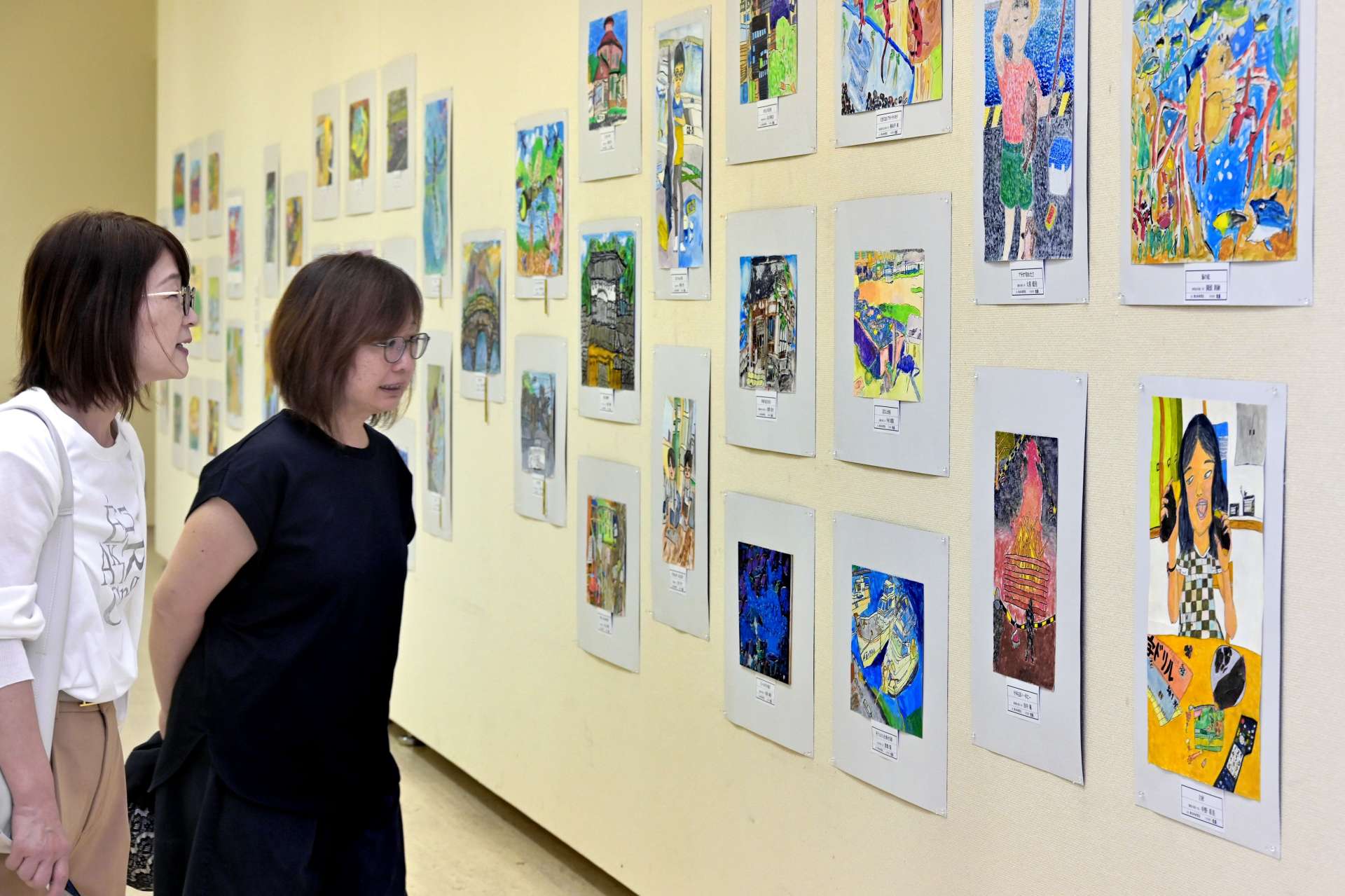 主な紙面南日本ジュニア美術展始まる