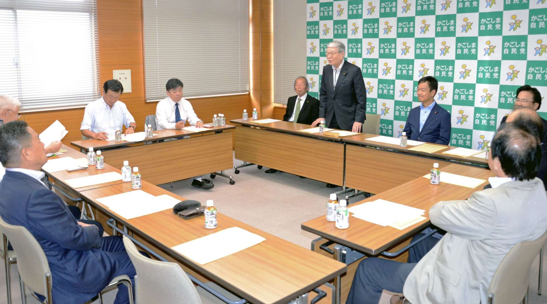 参院選鹿児島選挙区の公認候補予定者を選ぶ選考委員会＝１４日、鹿児島市真砂町